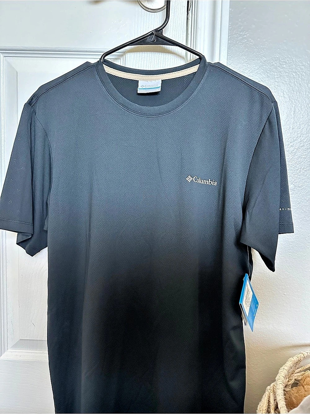 Columbia Zero Rules Short Sleeve Tee Short Sleeve Tee in Gray Size Medium NWT